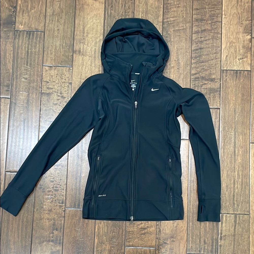 Nike Black Utility Jacket with Hood and Sleek Design